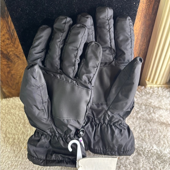 Bioworld Hello Kitty Colorful Kids Mittens - Picture 8 of 8